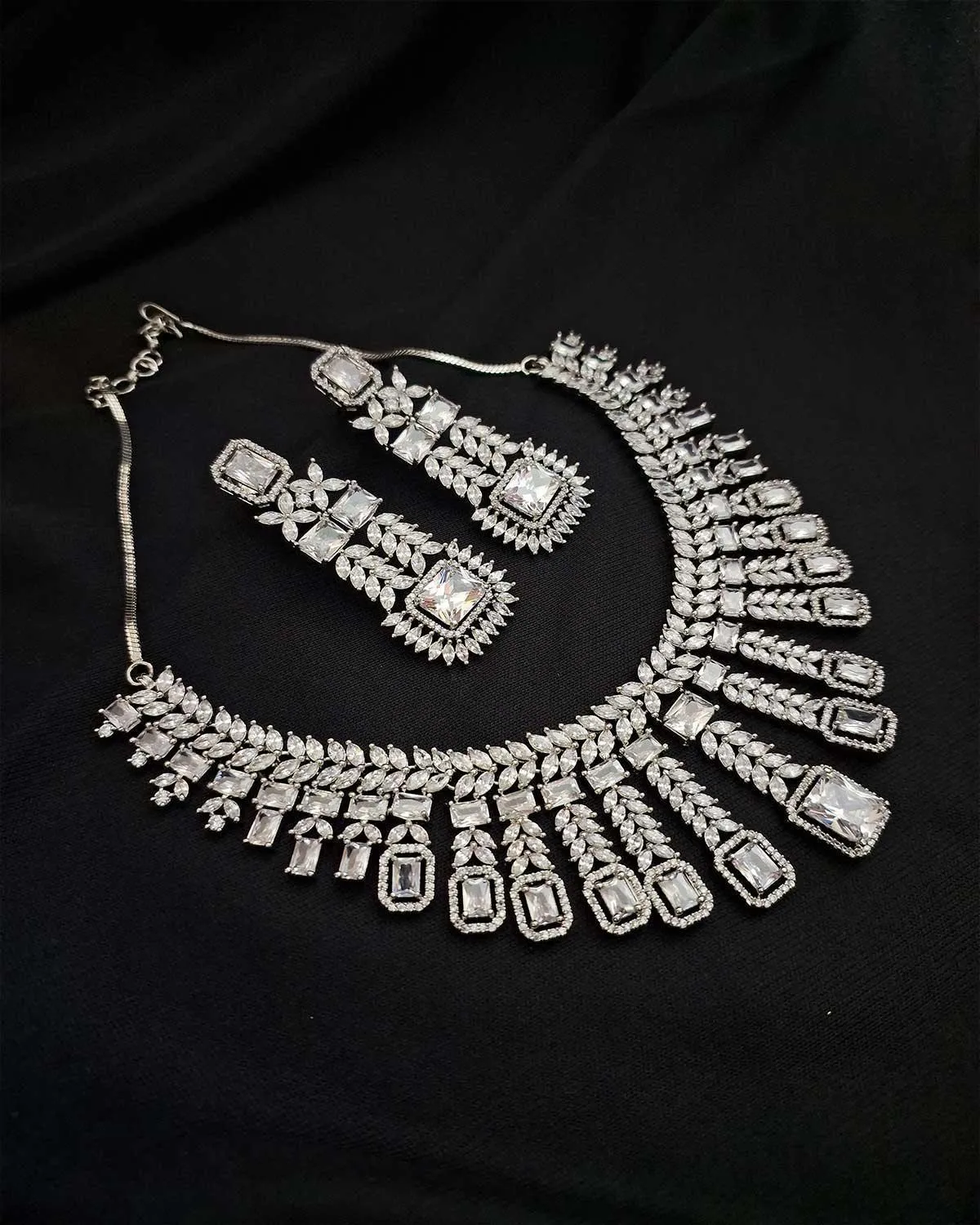 Zevarly Shruti-Kirti Ad Necklace Set